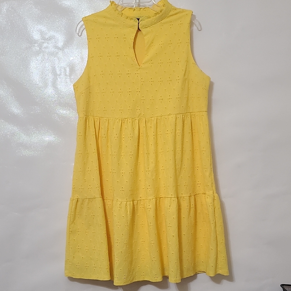 Stella & Julie Women's Yellow Sleeveless Tiered Eyelet‎ Dress - Size 14